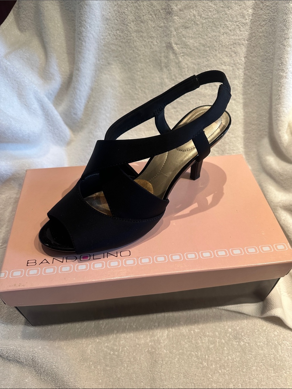 Bandolino Sz 8M - Black Open-Toe Crisscross Slingback Heel